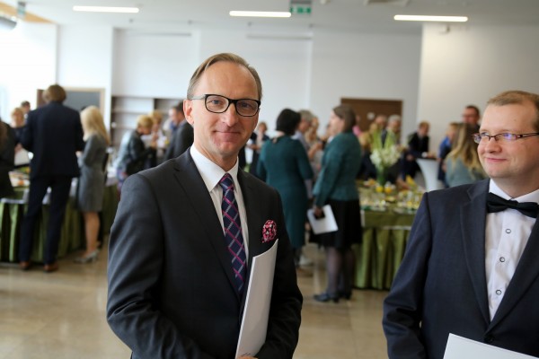 Wręczenie nagród JM Rektora UMK w fouer Auli UMK (26.09.2019) [fot. Anna Bielawiec-Osińska]